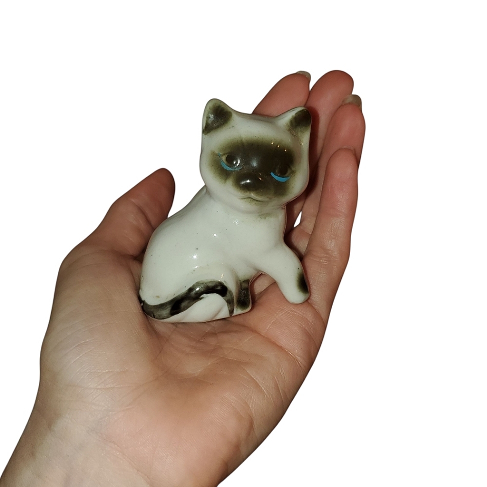 Vintage Siamese Kitty Figurine